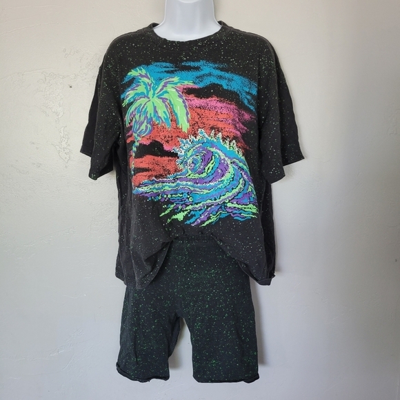 The Body Co. Vintage Two Piece Set Outfit Black Green Splatter T-shirt Shorts - Picture 1 of 10